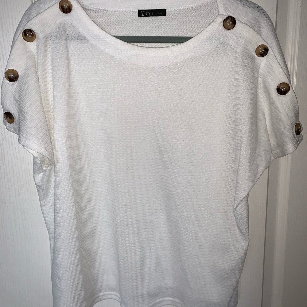 White BKE short sleeve top